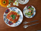 Arabiaルノサマーレイの陶器プレートと野菜料理