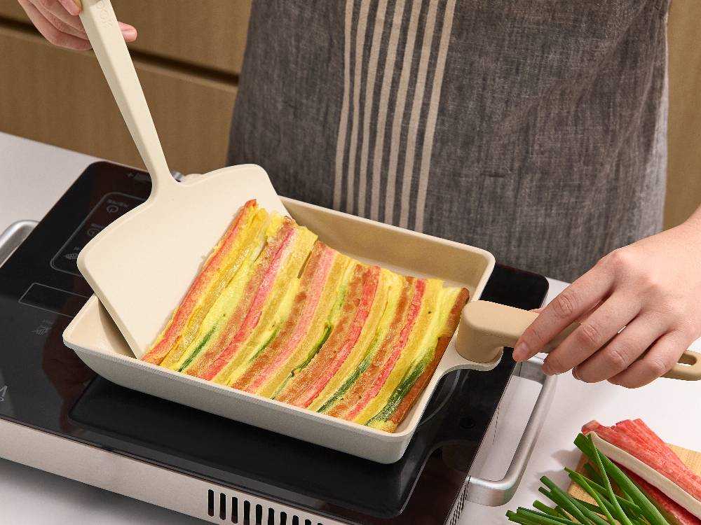 【TRUECOOK/トゥルークック】エッグパン＆フライ返しセット レギュラー / ベージュ＋キレッキレボウルの仕様シーン18