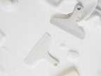 マーナ製白色プラスチックスキージー