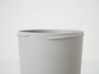ホーンプリーズのエコキャニスター、竹繊維とシリコン素材を使用した筒型のプラスチック保存容器