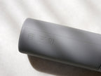 sarasa designのb2cスクイーズボトル。シリコン製で直径約5cm、高さ17cm、容量150ml。