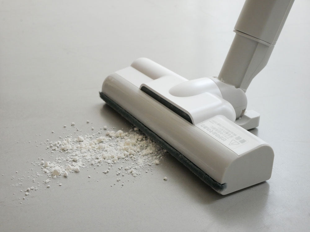sirocaシロカの2WAYコードレススティッククリーナー「かるピカ パワー」の白色プラスチック製本体