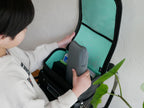 CB JAPAN シービージャパンの薄型抗菌弁当箱におにぎりが入っている様子