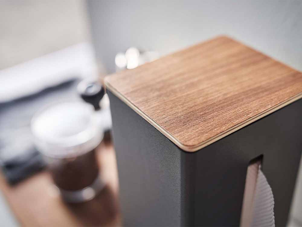 木製の両面ティッシュケースとスチール仕切り