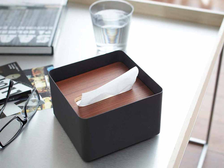 蓋付き天然木とスチール製のティッシュケース